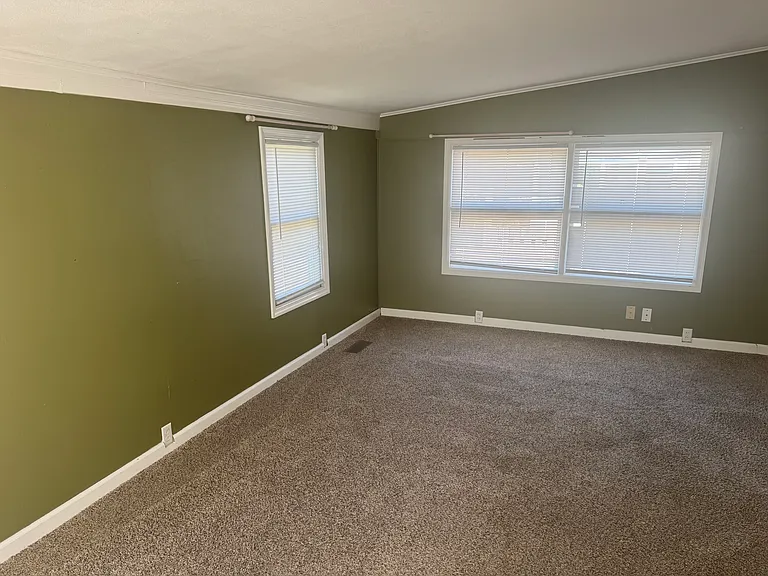 7549 Hiawatha Ave — Photo 12