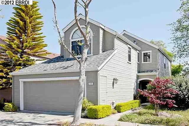 1076 Foster St photo 1