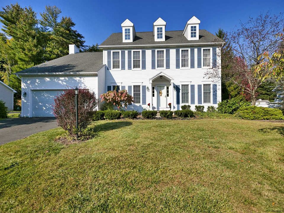 1st image of 7 Mosall Dr