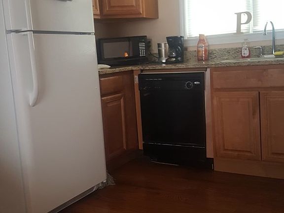 4th image of 2540-42 N Newcastle Ave