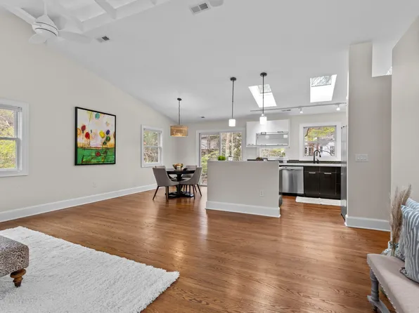 3 Penick Ln, Chapel Hill, NC 27516