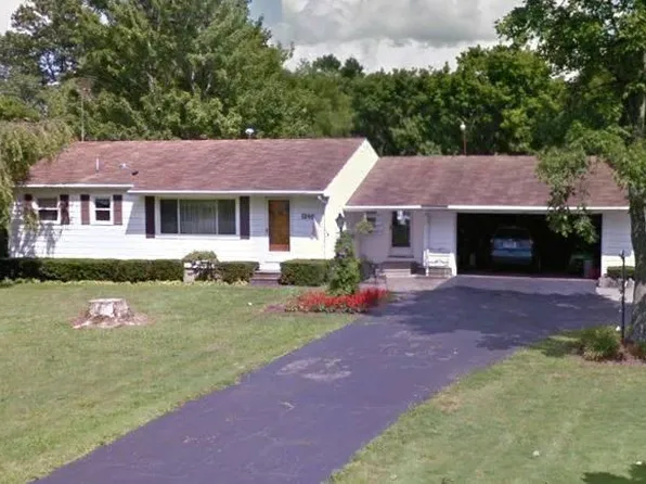 1340 N Darby Rd, Hermitage, PA 16148