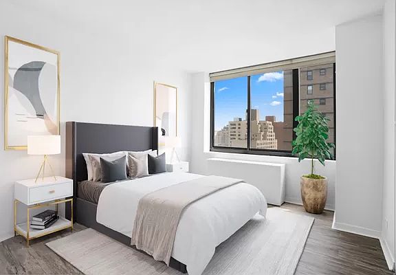 4th image of 159 E 30th St APT 18B
