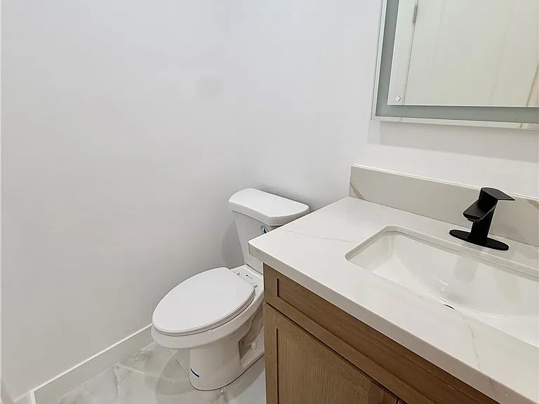 20407 Strathern St #20411 — Photo 7