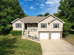 1724 Aspen Ln, Excelsior Springs, MO 64024