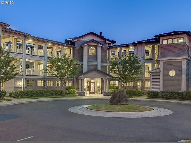 1st image of 5615 SE Scenic Ln Unit 103