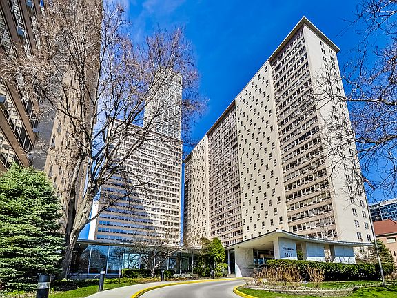 2nd image of 3950 N Lake Shore Dr APT 1221