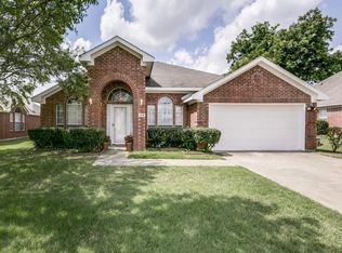 1018 Streamside Dr, Cedar Hill, TX 75104
