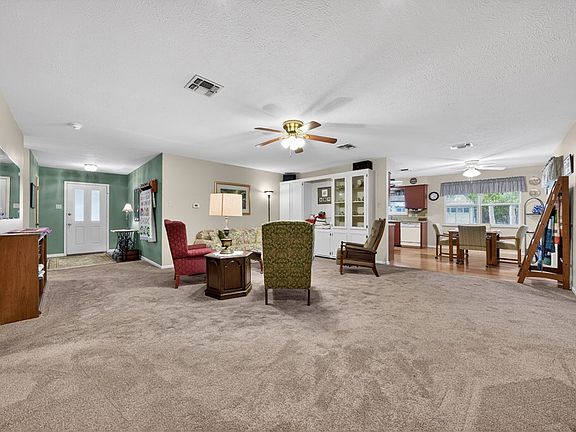5th image of 239 Wedgewood Ln
