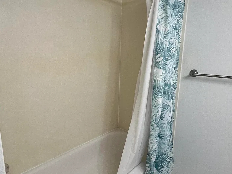 8921 Lake Dr #304 — Photo 35
