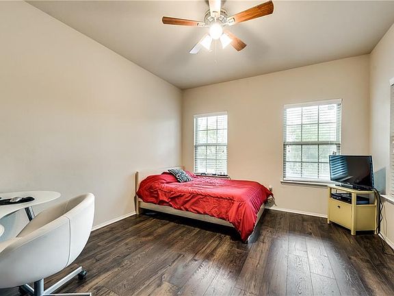4th image of 2268 Abbey Ln