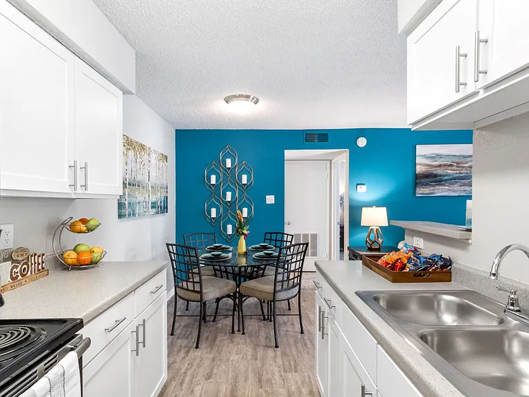 2 Bedroom B - 2 Bed / 2 Bath - 889 Sq.Ft.