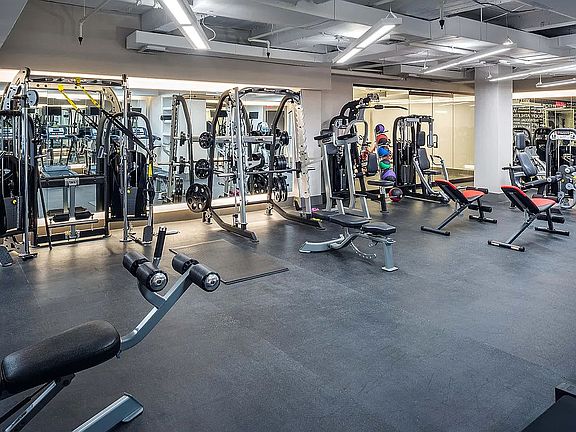 3rd image of 416 W 52nd St #600