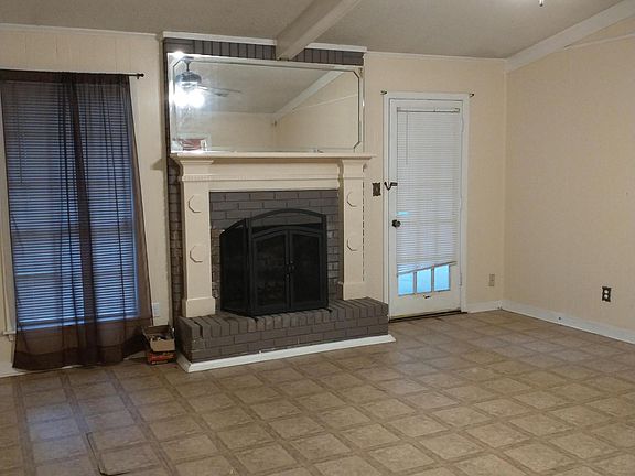 3rd image of 1439 Glouchester Dr