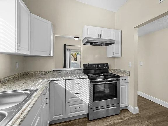 3rd image of 5720 Gallatin Ln #1
