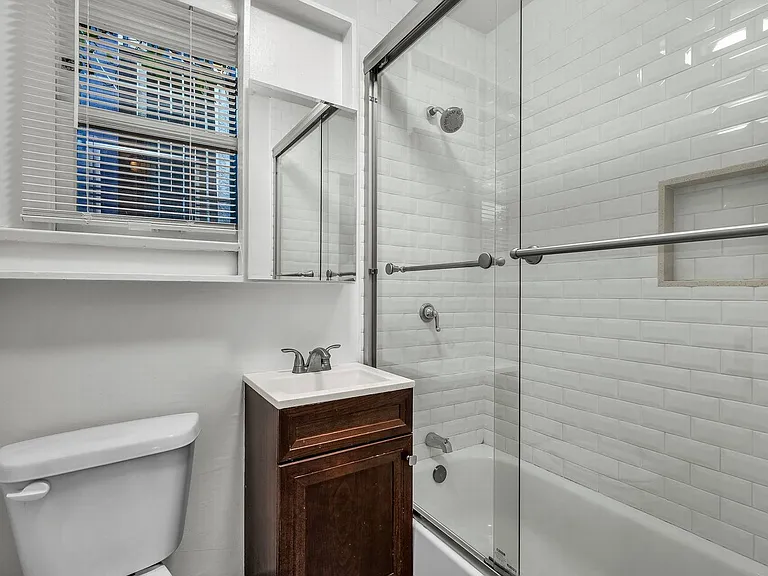 660 Ocean Park Blvd #B — Photo 12
