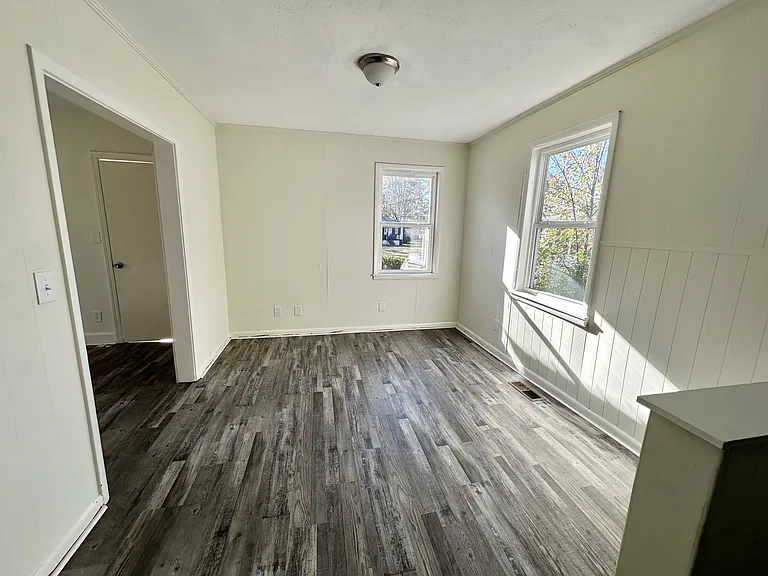 2026 Lee Ct SW — Photo 2