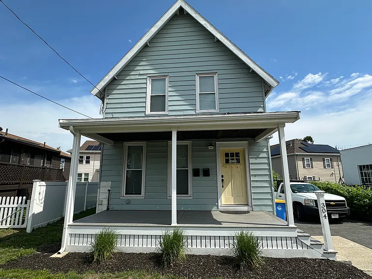 304 Main St #2 — Photo 7