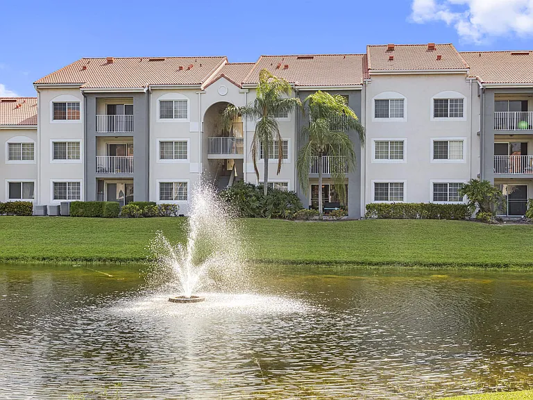 Waters Edge Delray — Photo 9