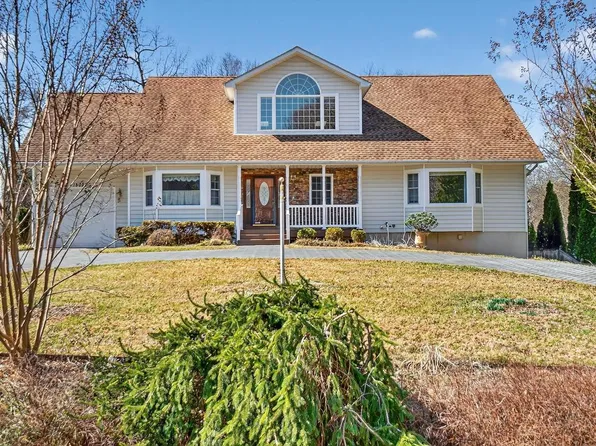 15022 Snowden Dr, Silver Spring, MD 20905
