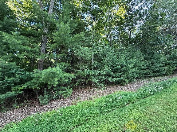 2nd image of 65 Lennox Point