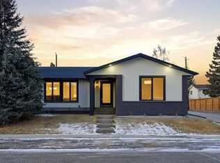 4904 S Valiant Dr NW, Calgary, AB T3A 1X2