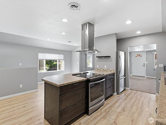 3rd image of 219 Washington Place
