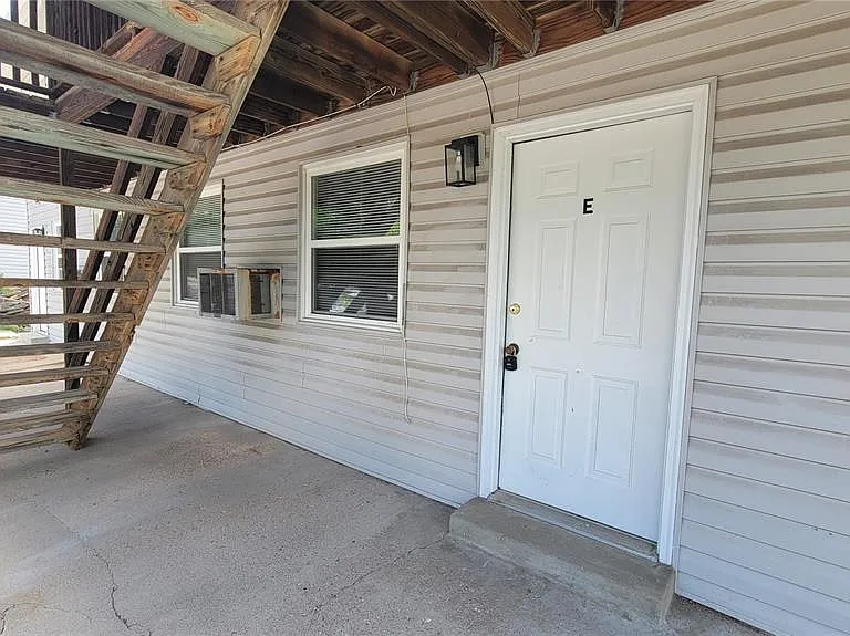 1731 Bridleton Woods #E — Photo 2