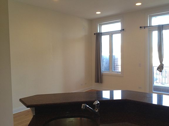 3rd image of 6260 N Broadway St APT 3S