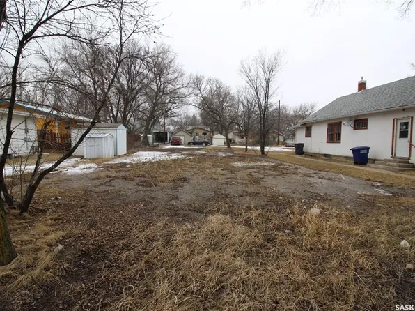 423 1st STREET W, Shaunavon, SK S0N 2M0