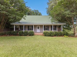 462 Sunset Williamsburg Rd, Collins, MS 39428