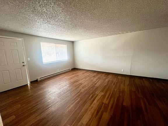 3rd image of 131 NW Deer St APT 10