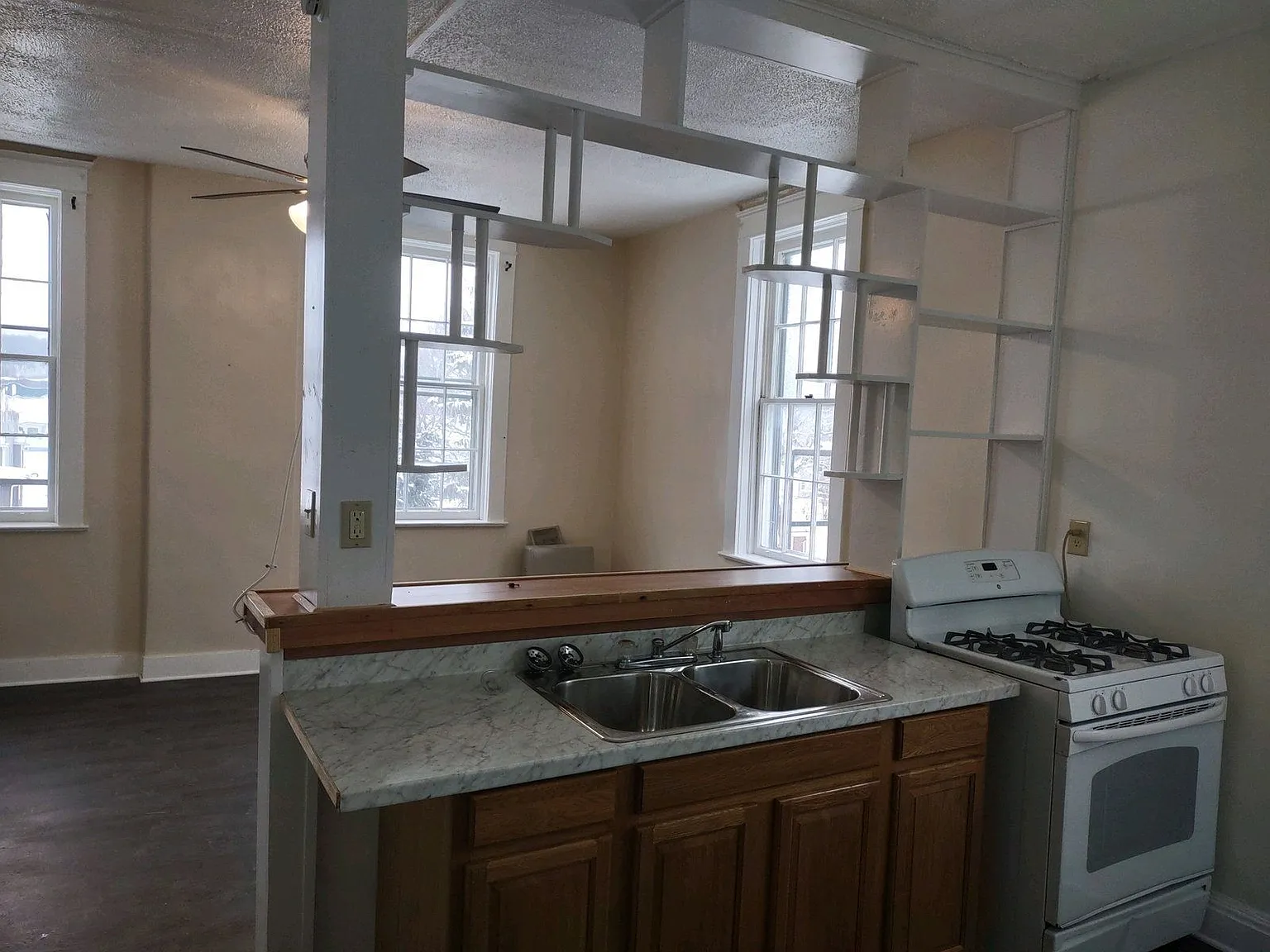 1 bed, 1.0 bath, $1,150 — Photo 3