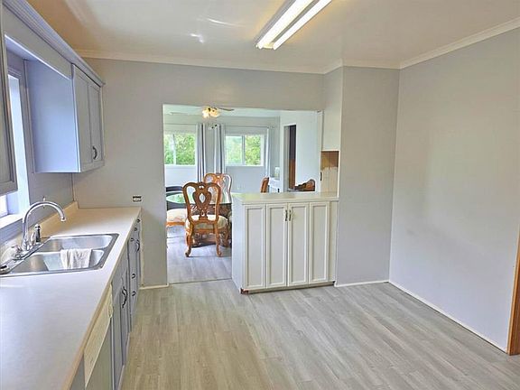 3rd image of 5029 W 50th St