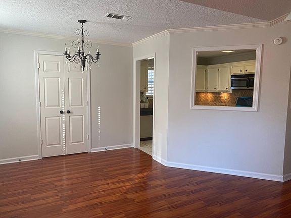 2nd image of 614 Huntington Pl #614