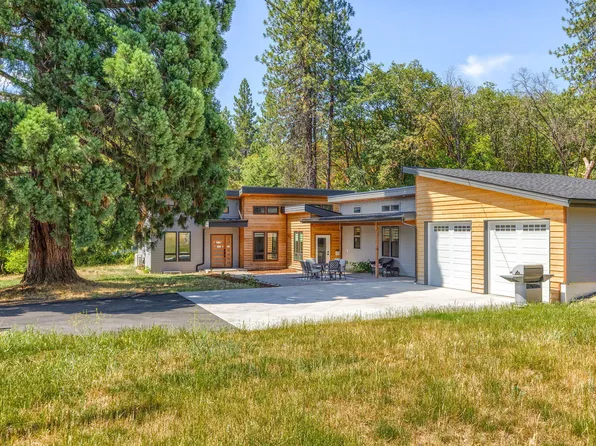 4235 Highland Ave, Grants Pass, OR 97526