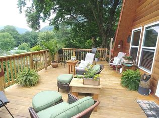 76 Chateau Ln, Maggie Valley, NC 28751