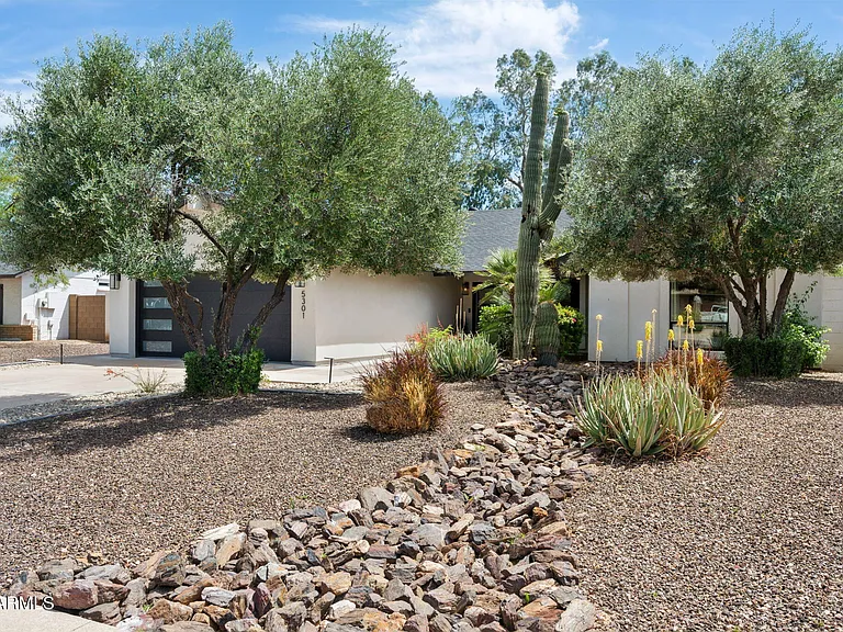 5301 E Tierra Buena Ln — Photo 2