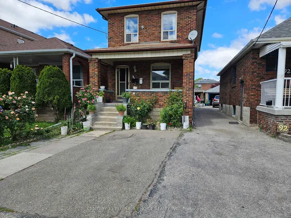 94 Ypres Rd, Toronto, ON M6M 1P3