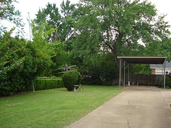 3rd image of 406 E Lanett Dr