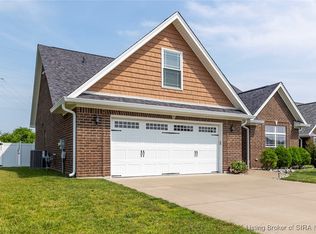 5732 Sugar Berry Ln, Jeffersonville, IN 47130