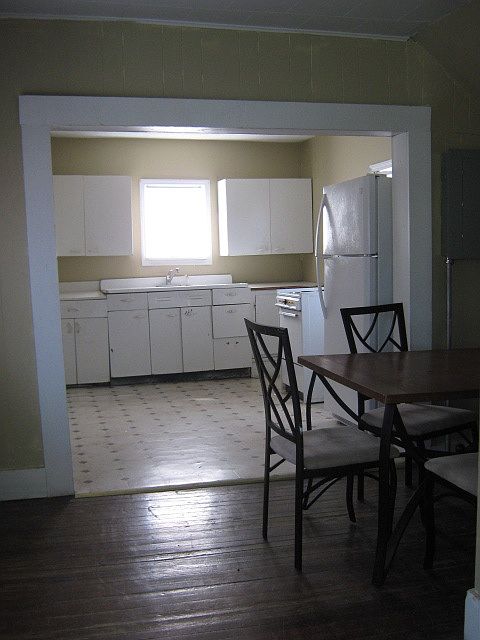 2nd image of 551 W 3rd St