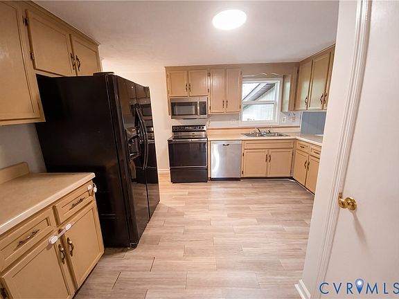 3rd image of 79 Jefferson Dr