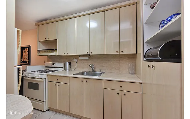 Sold by Douglas Elliman | media 10