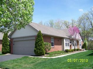 25333 Tara Ln #43, Brownstown, MI 48134