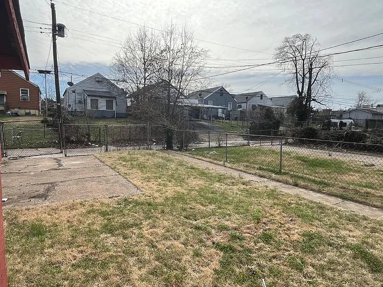 6148 Laura Ave — Photo 12