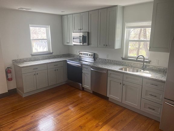 3rd image of 1232-1234 Bushkill Dr #201