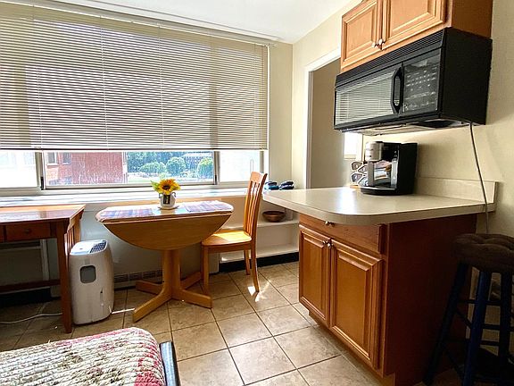 3rd image of 1111 Arlington Blvd APT 714