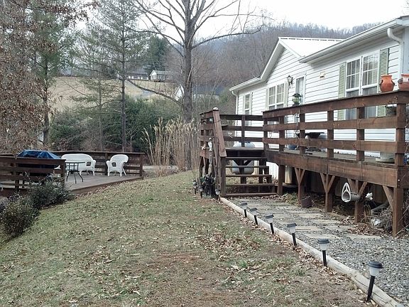 3rd image of 71 Horsecart Path Dr