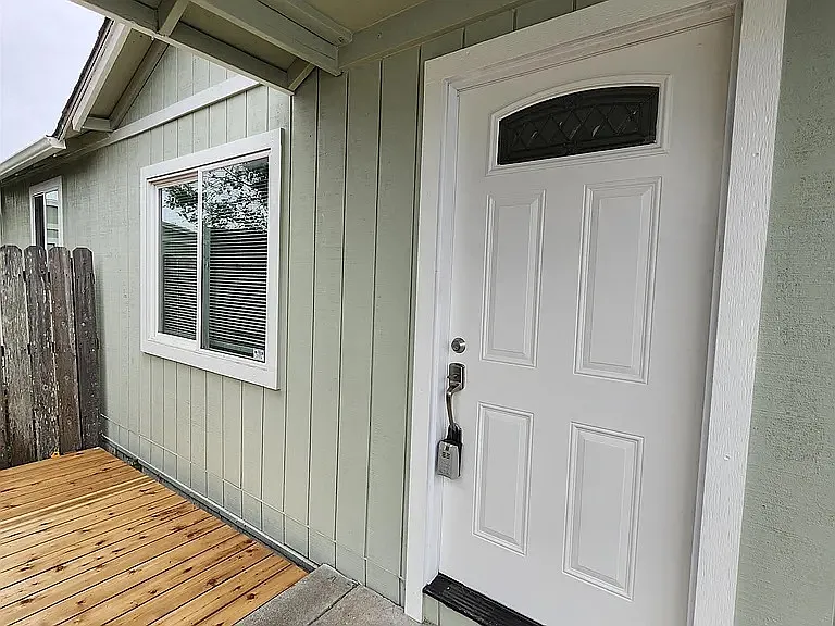 3 bed, 1000 sqft, $1,775 — Photo 1